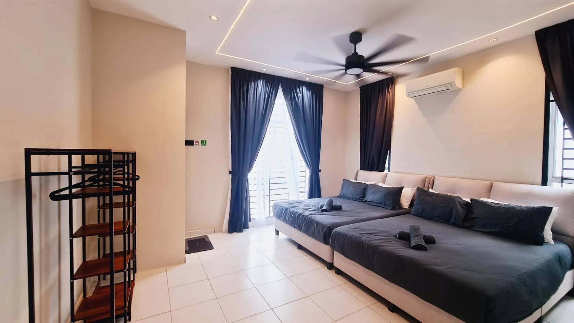 Jmkt 549 Homestay 8-10Pax Mutiara Rini contacts